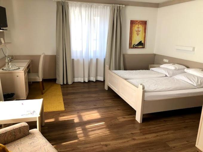 Hotel Und Gasthof Zur Laute Mindelheim Bagian luar foto
